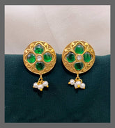 Beautiful Flower Stud in Kundan - KE00350